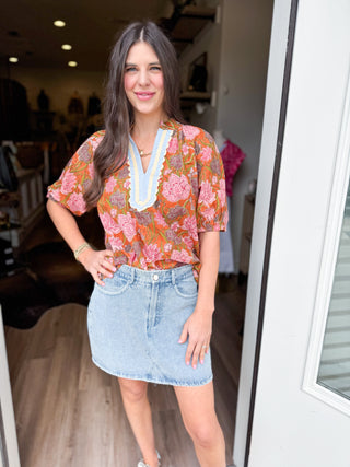 The Contrast Trim V Neck