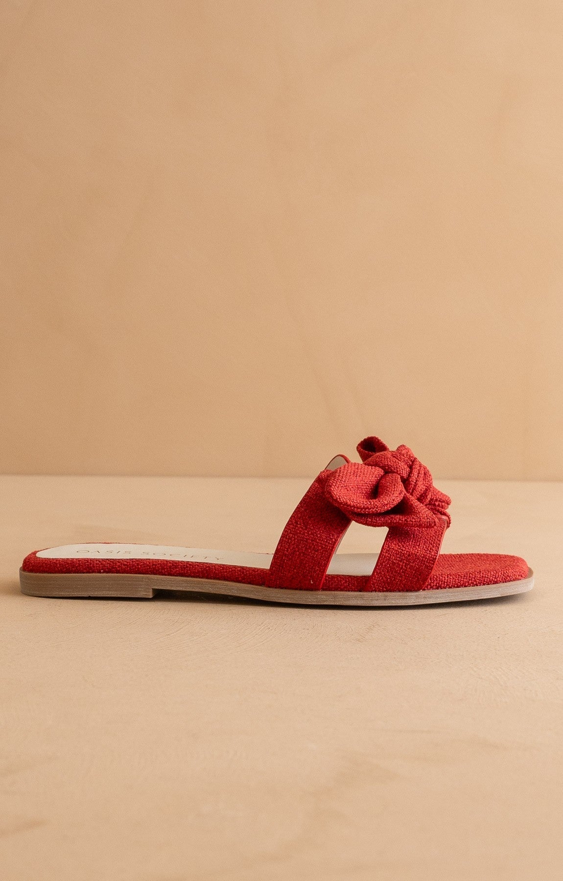 The Ginny Textured Bow Sandal - Cherry - Elk + Elm